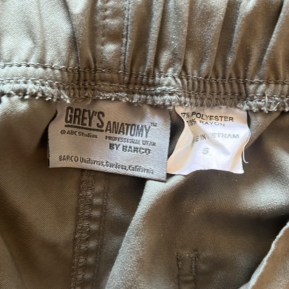*SET* Greys Anatomy by Barco Scrub Top and Bottom - Picture 9 of 9